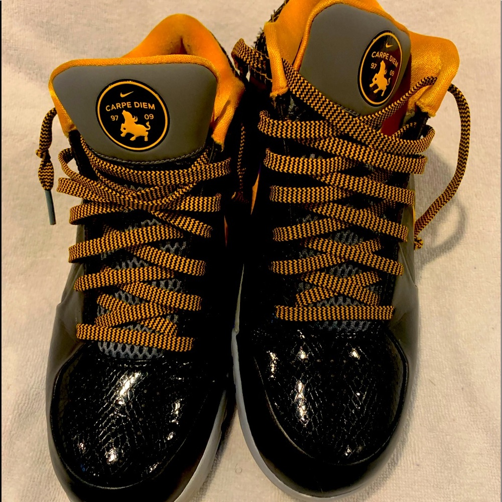 Kobe IV Pronto (Carpi Diem) shoes 100% real
